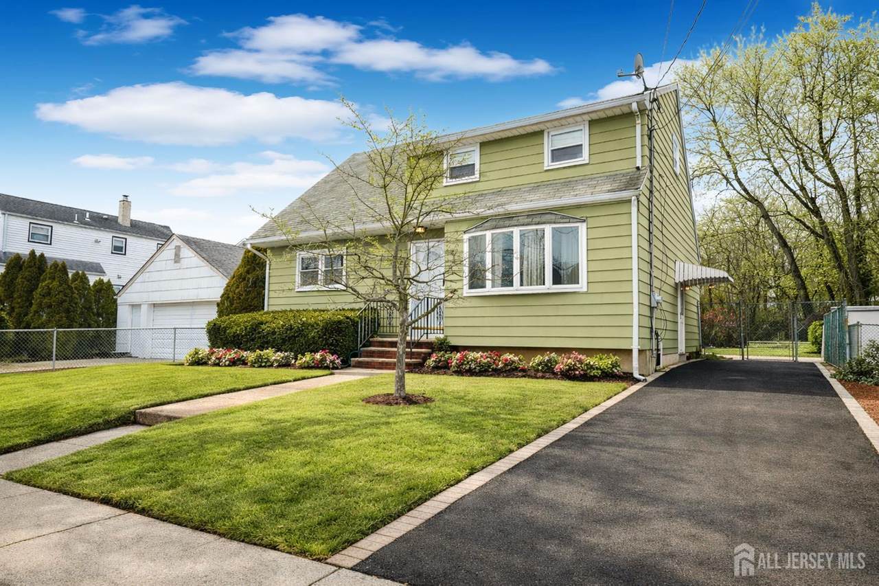 264 4th Street - Photo 1