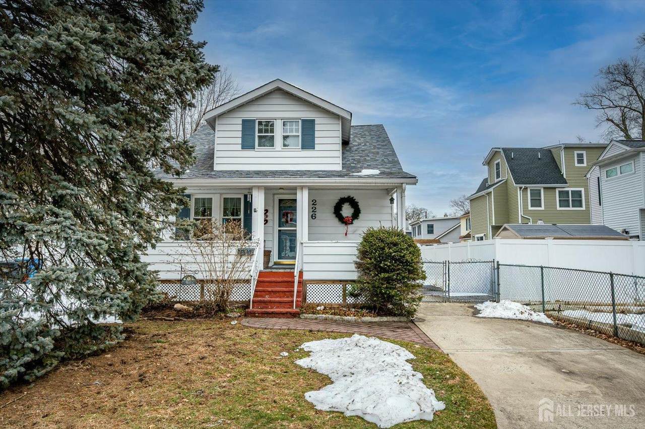 226 University Avenue - Photo 1