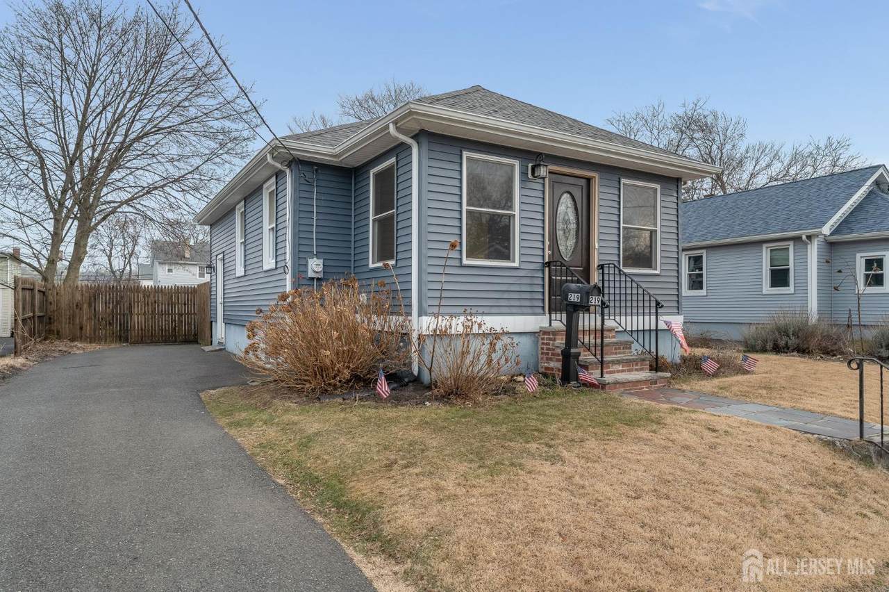 219 Gertrude Terrace - Photo 1