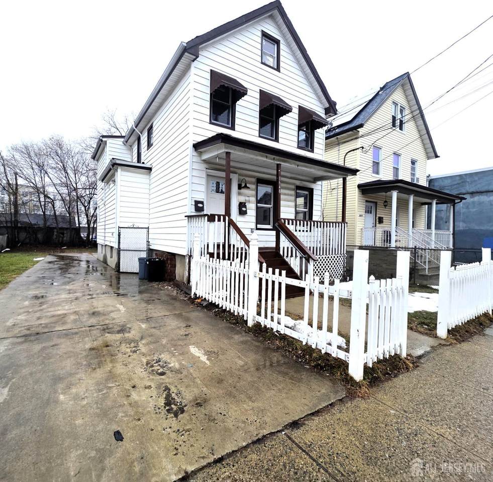 1648 Essex Street - Photo 1