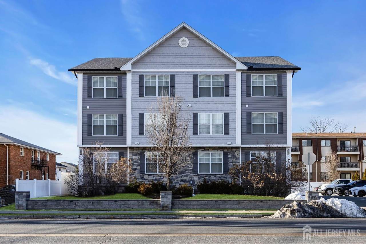 1200 W St Georges Avenue - Photo 1