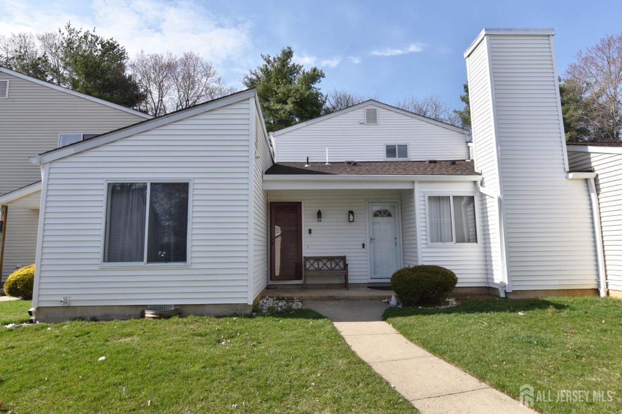 34 Woodmere Court - Photo 1