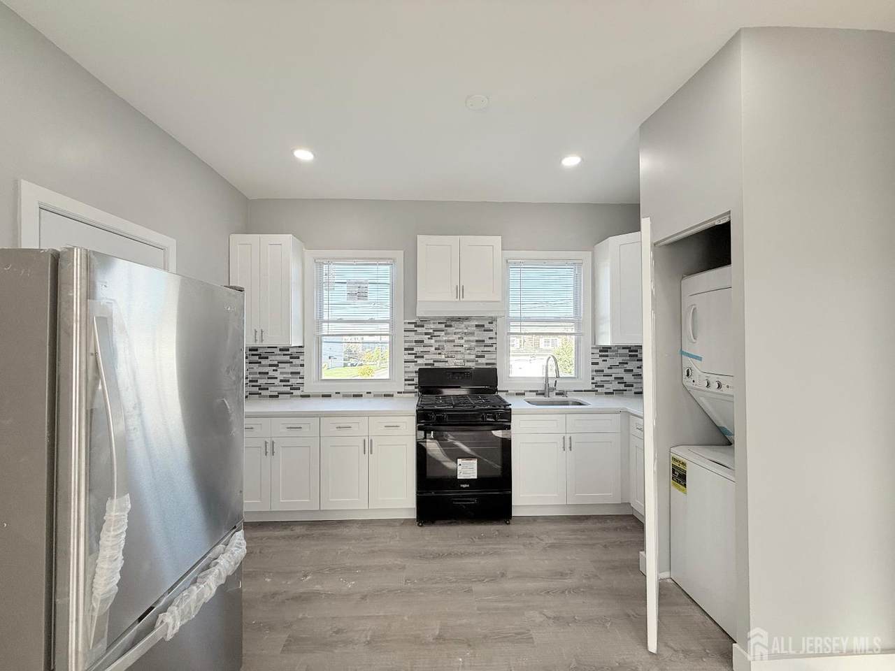 46 Hayward Avenue - Photo 1