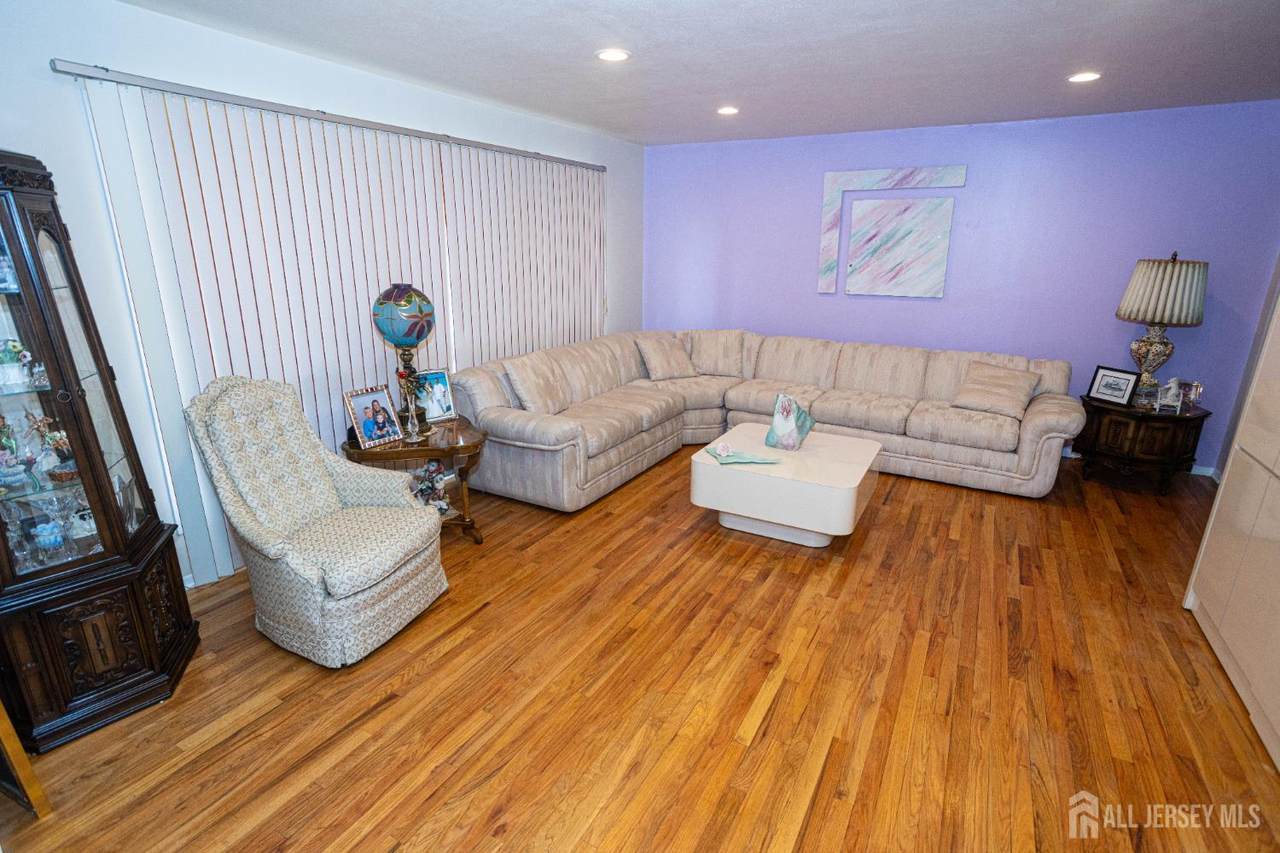 https://bt-photos.global.ssl.fastly.net/middlesexnj/1280_boomver_1_2612566R-2.jpg