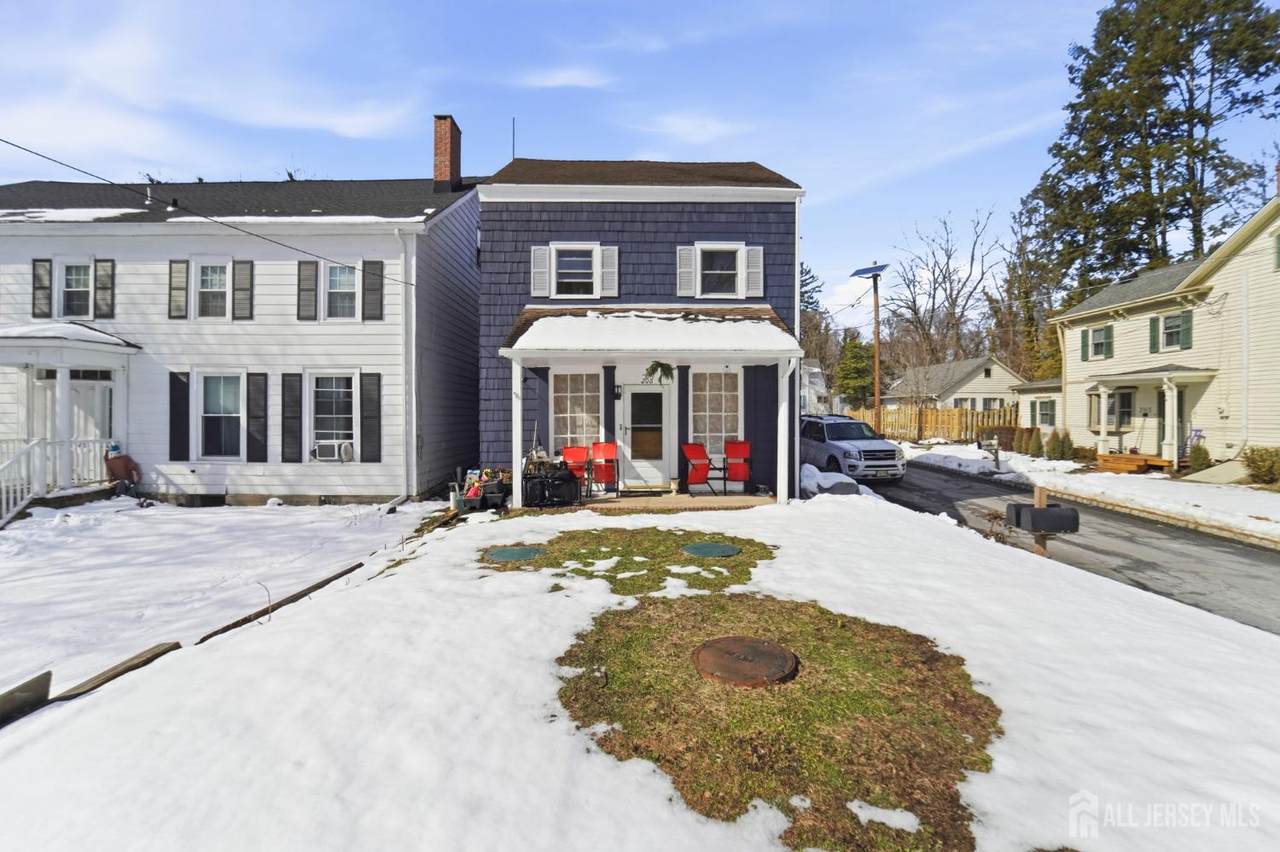 206 Ann Street - Photo 1