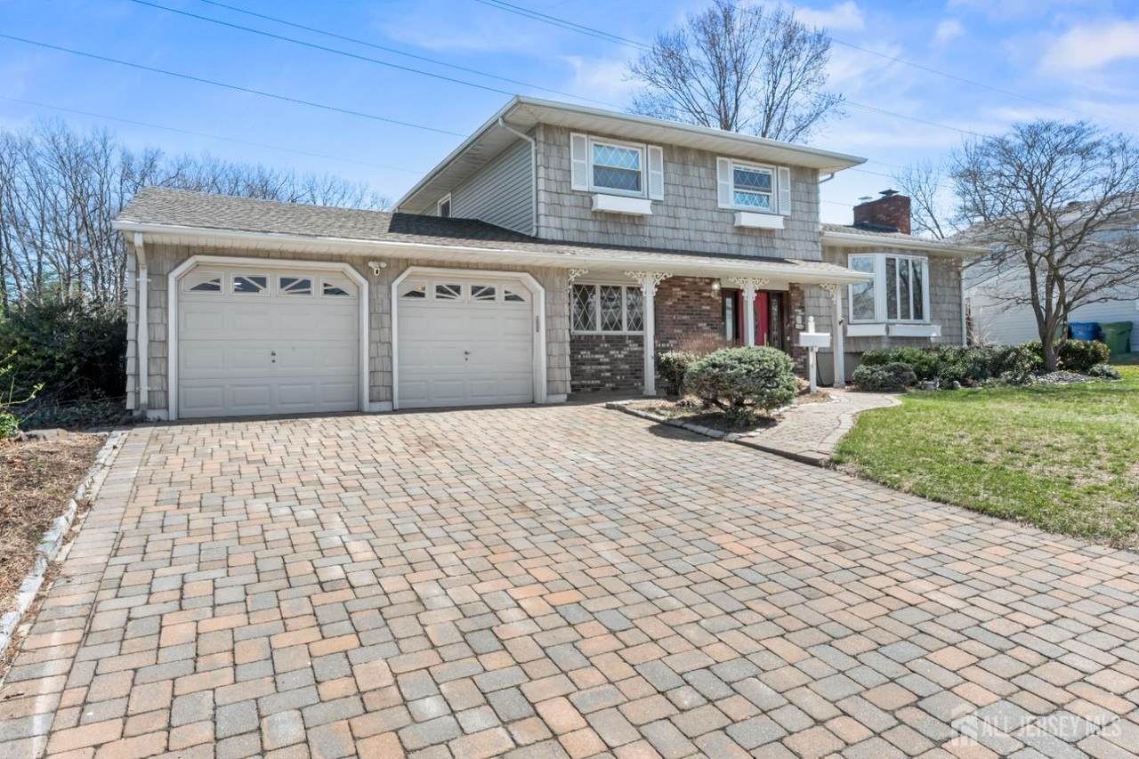 16 Wilmot Road - Photo 1