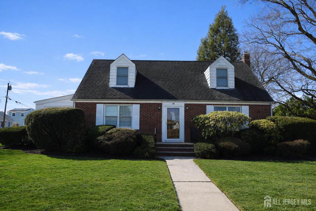 40 Cleremont Avenue - Photo 1