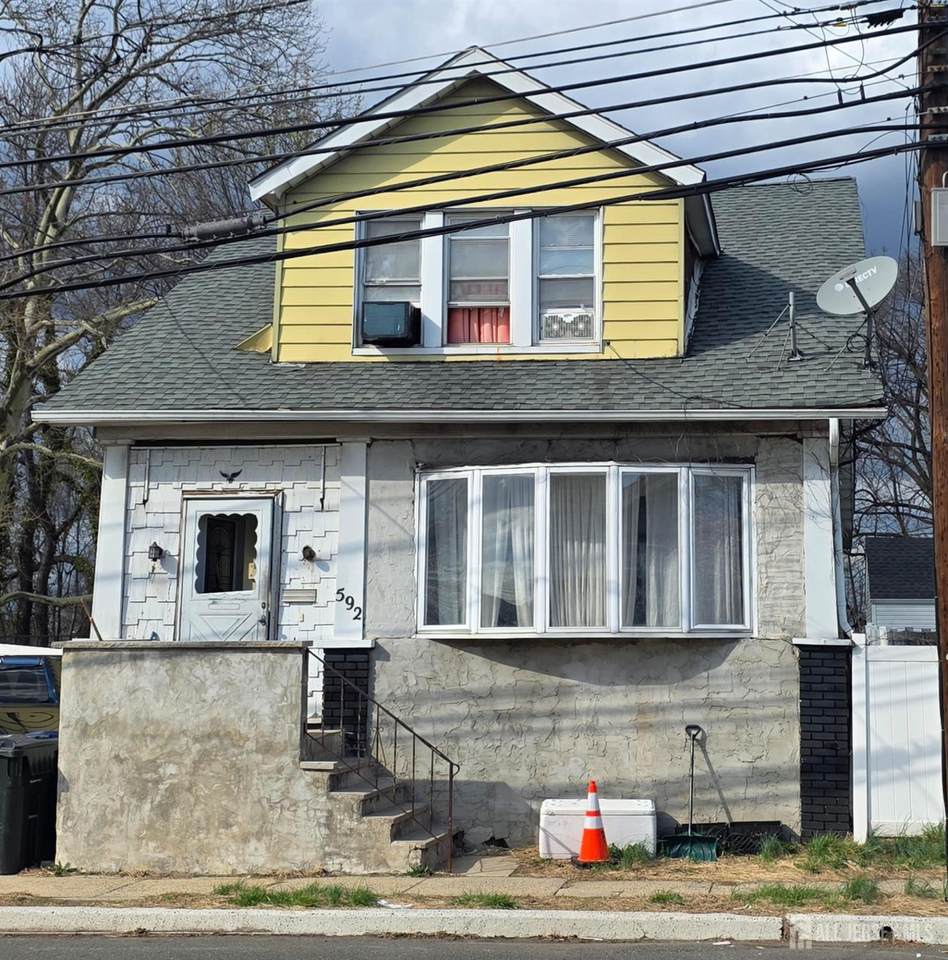 592 Harding Avenue - Photo 1