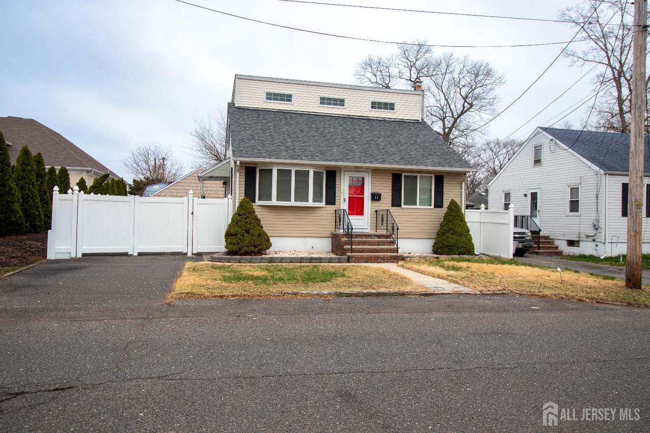 11 Tyndale Avenue - Photo 1