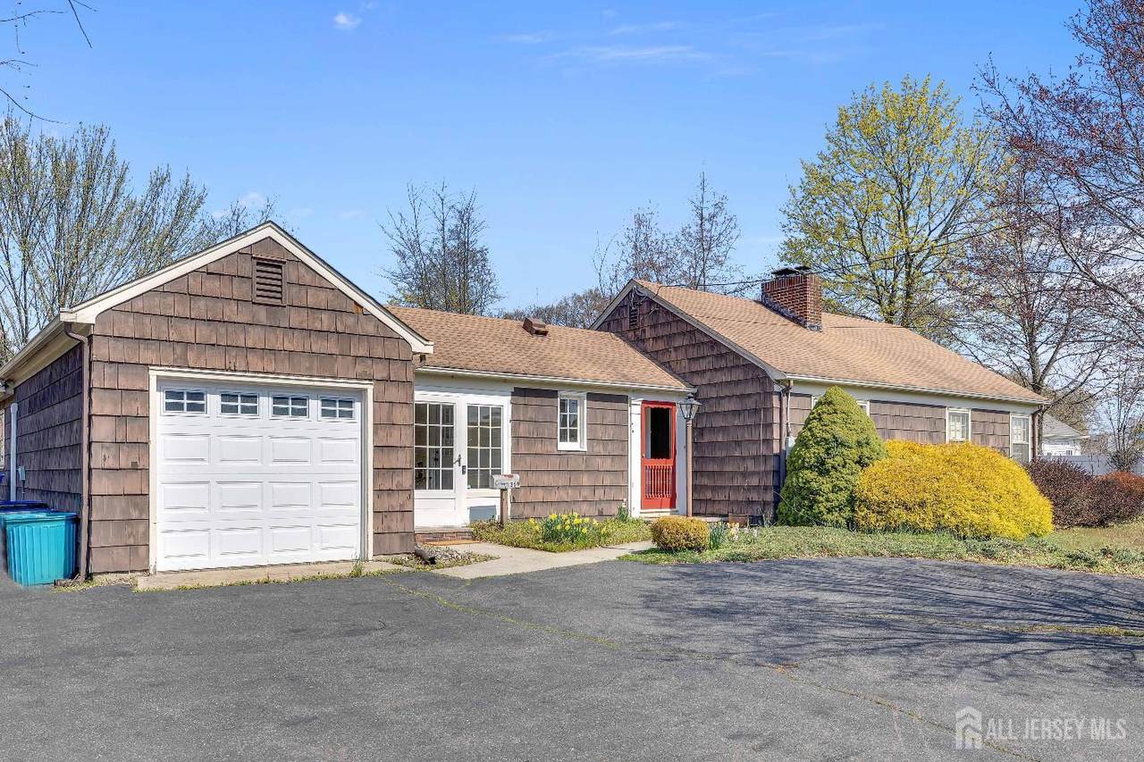 369 Union Avenue - Photo 1