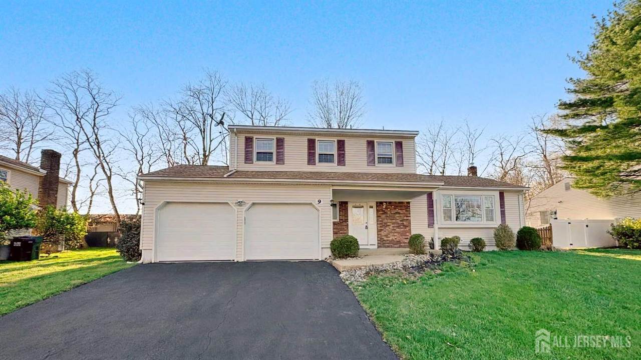 9 Stratford Circle - Photo 1