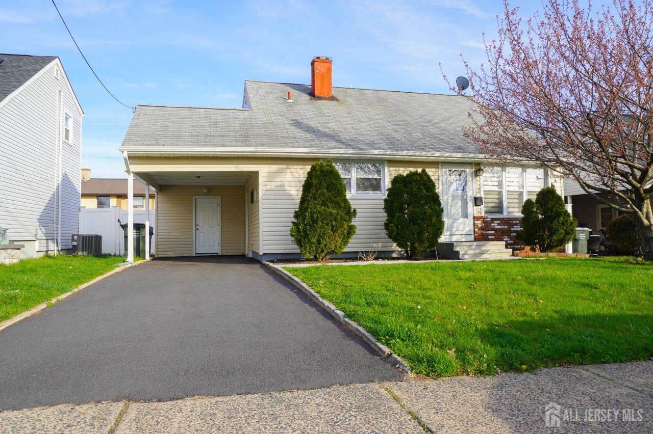 160 Brown Avenue - Photo 1