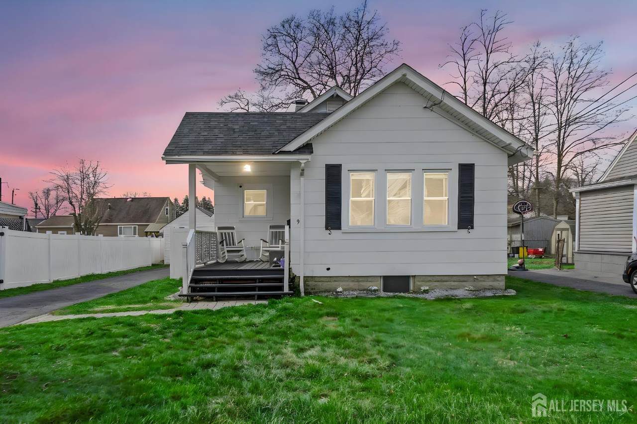 9 Harrison Avenue - Photo 1