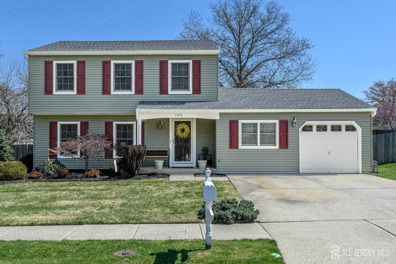 109 Concord Circle - Photo 1