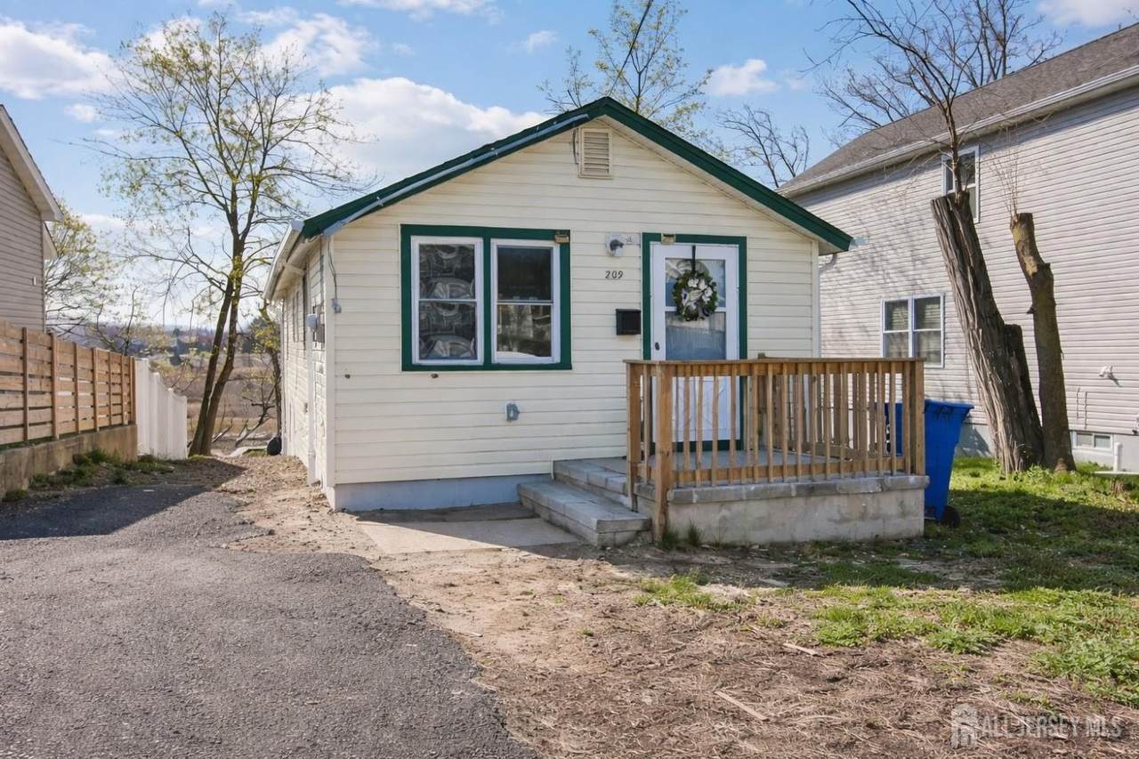 209 Hilltop Boulevard - Photo 1