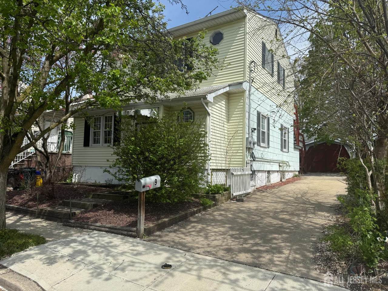 9 Scott Avenue - Photo 1