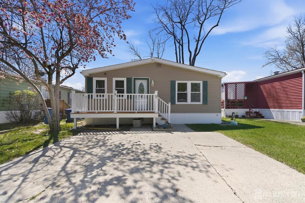 8 Longfellow Road - Photo 1