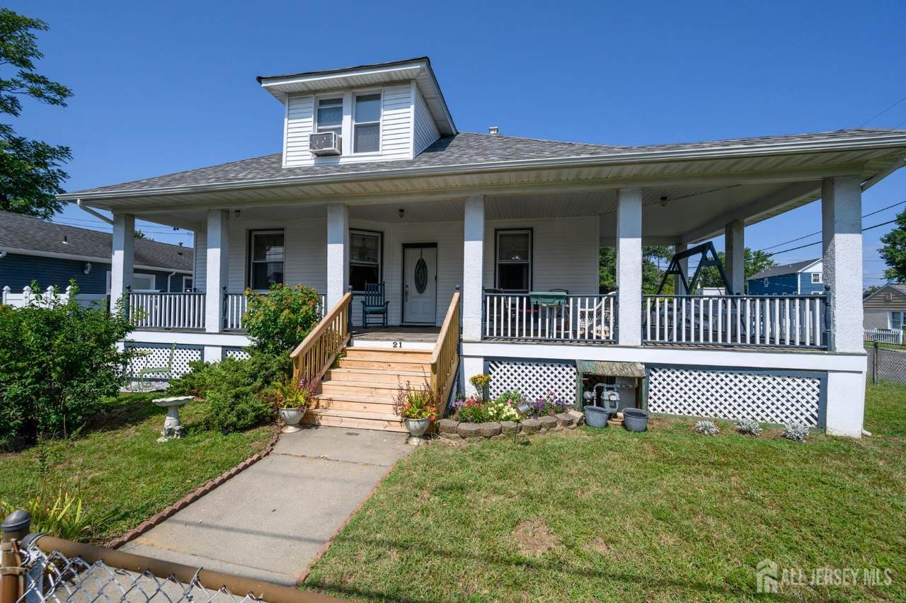 21 Willow Street - Photo 1