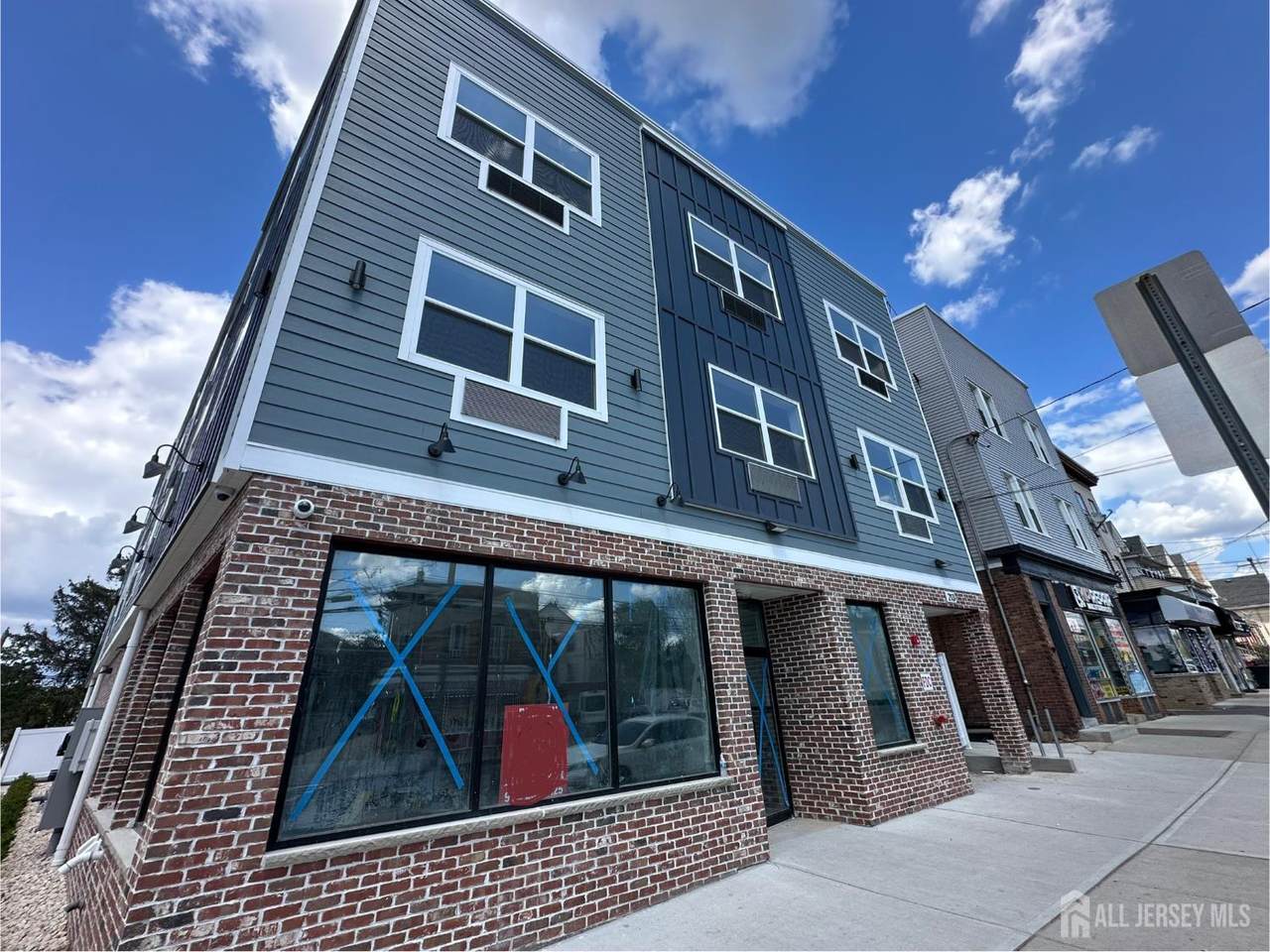 213 French Street - Photo 1