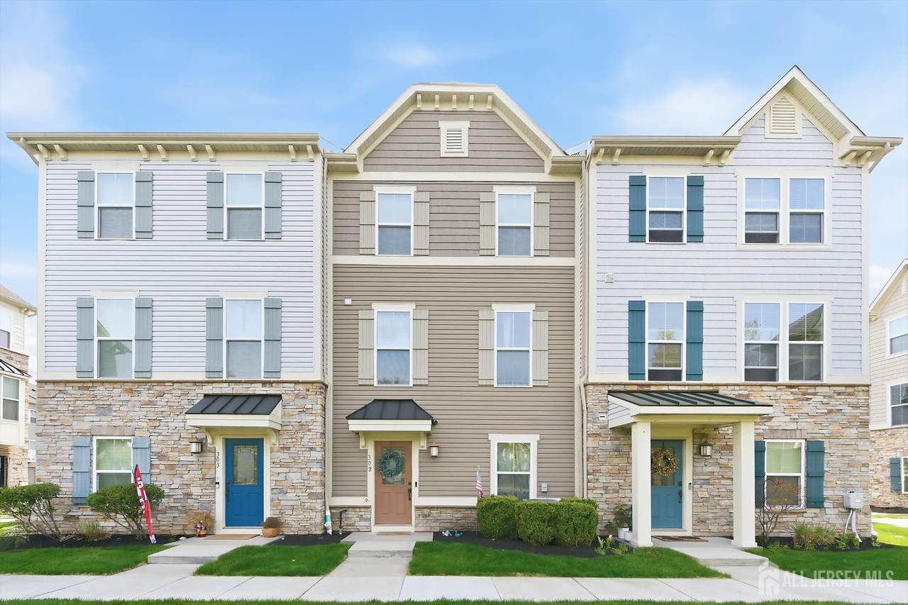 302 Bayside Court - Photo 1