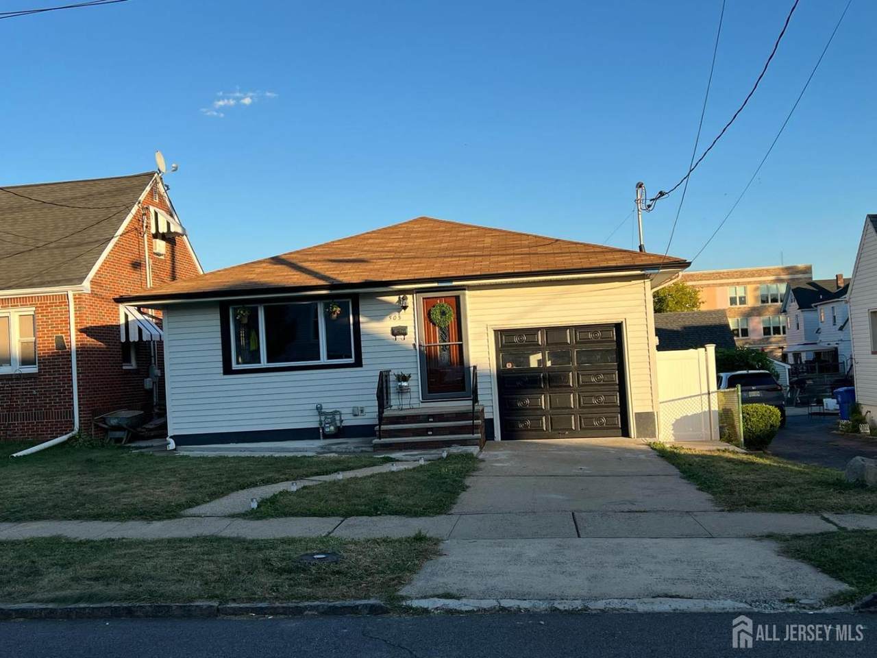 505 Knoft Street - Photo 1