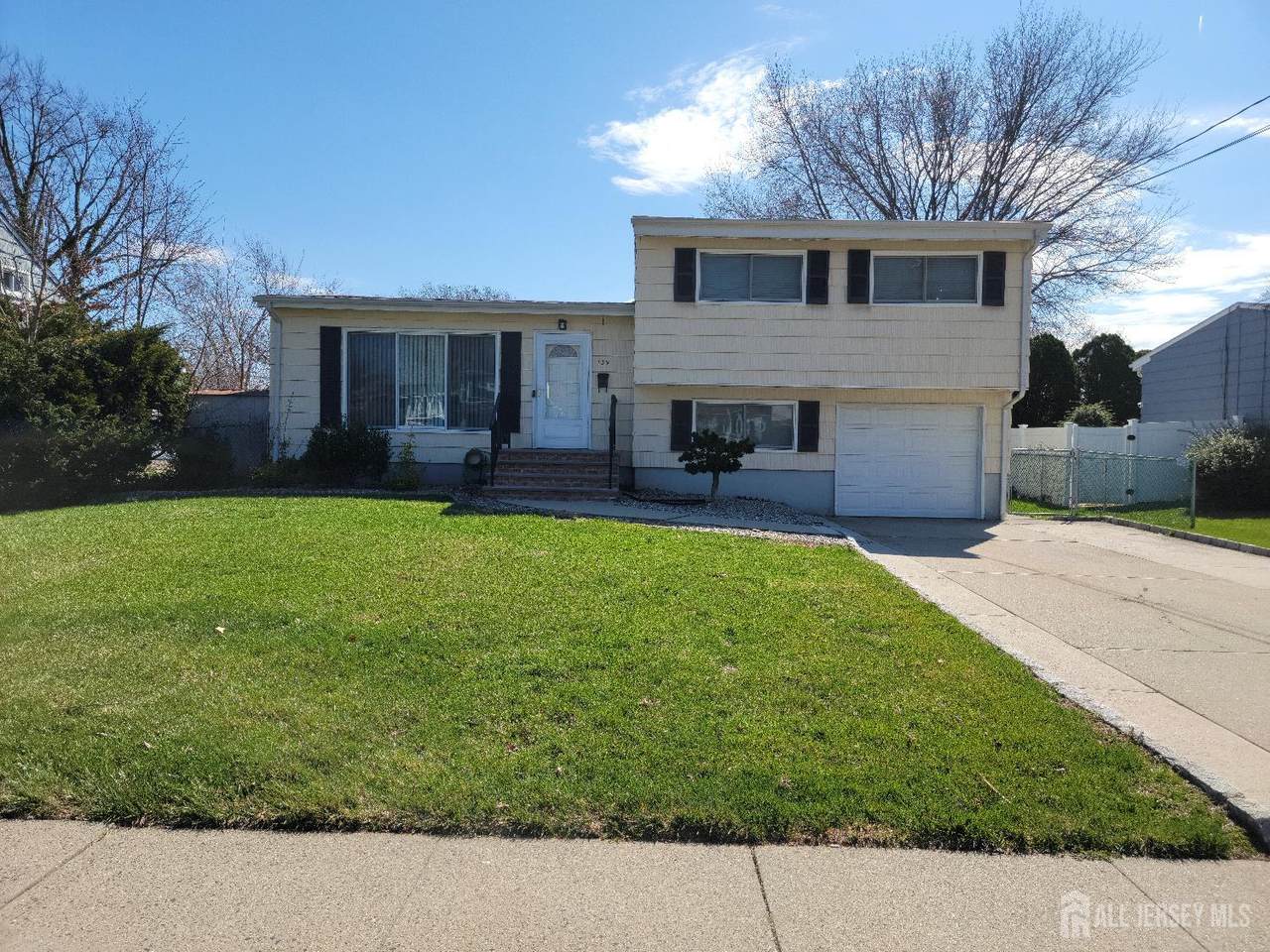 139 Throckmorton Lane - Photo 1