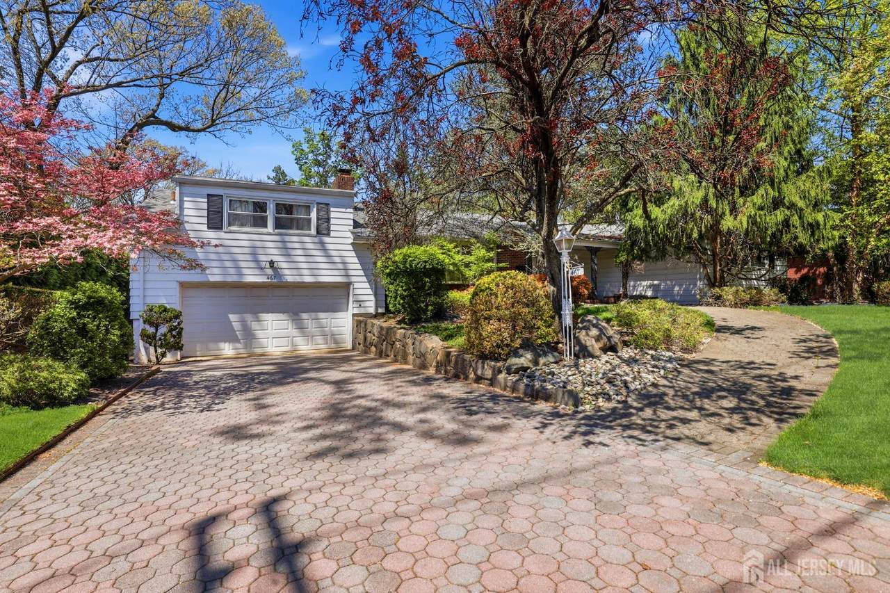 467 Lincoln Avenue - Photo 1