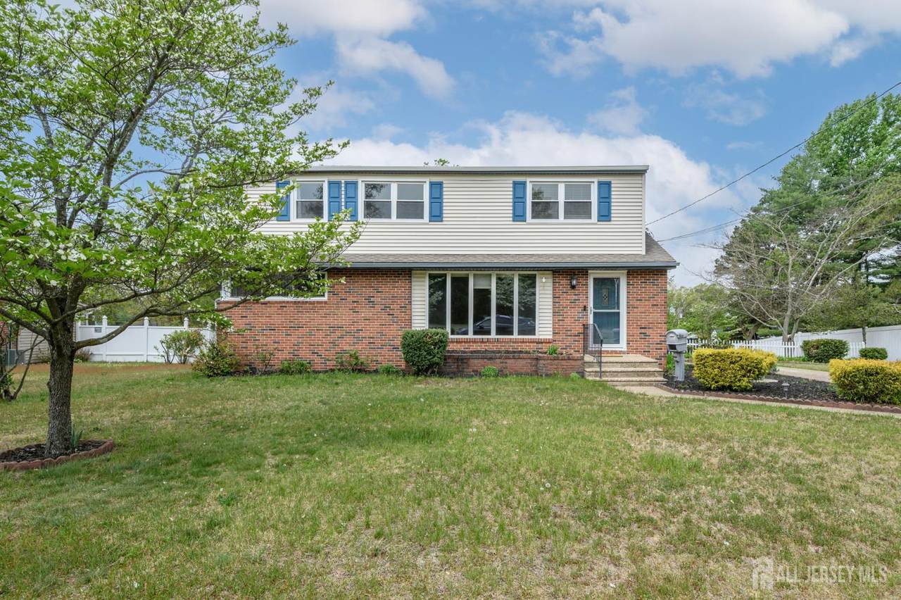 6 Sunset Drive - Photo 1