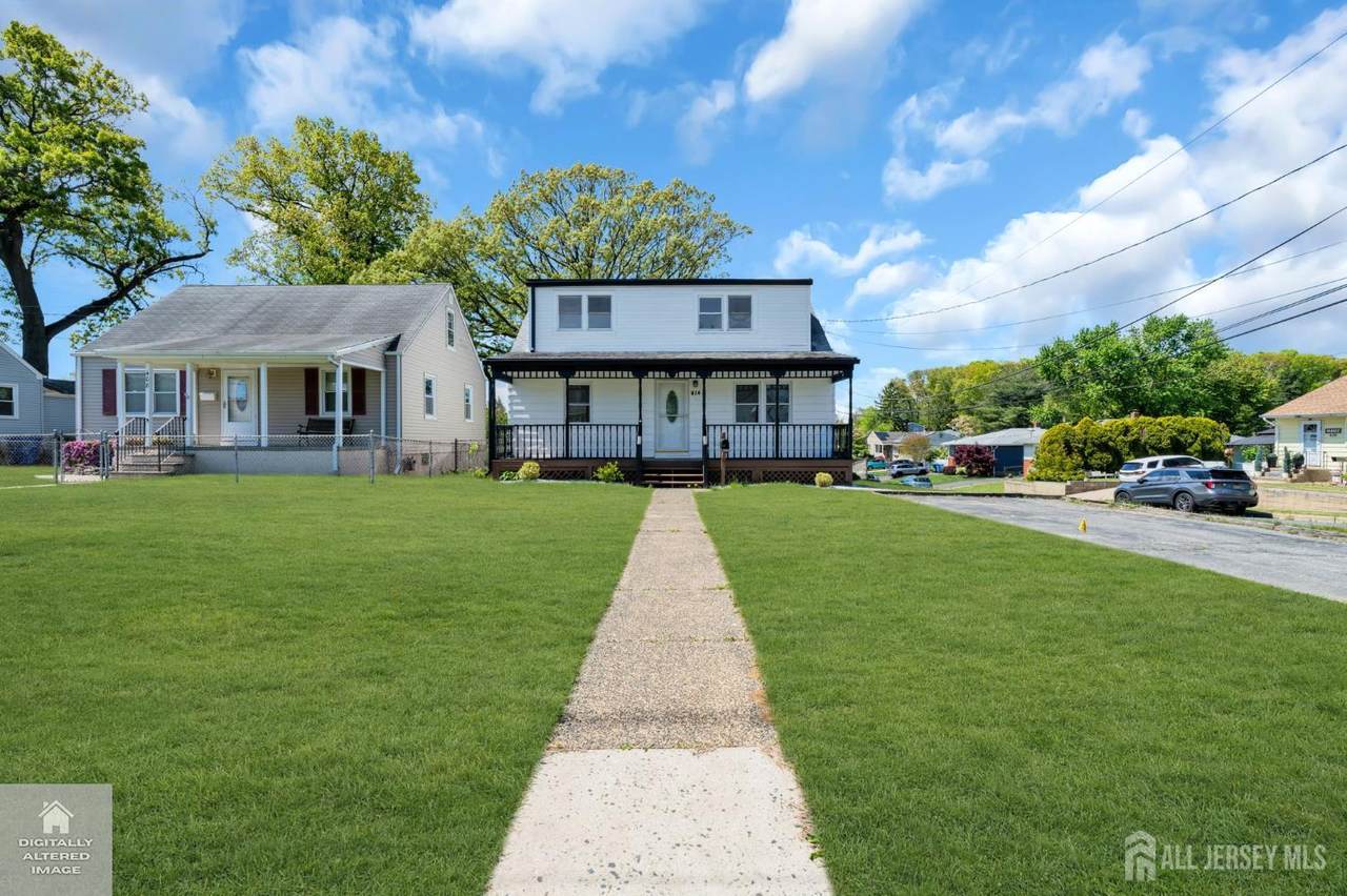 414 Pine Avenue - Photo 1