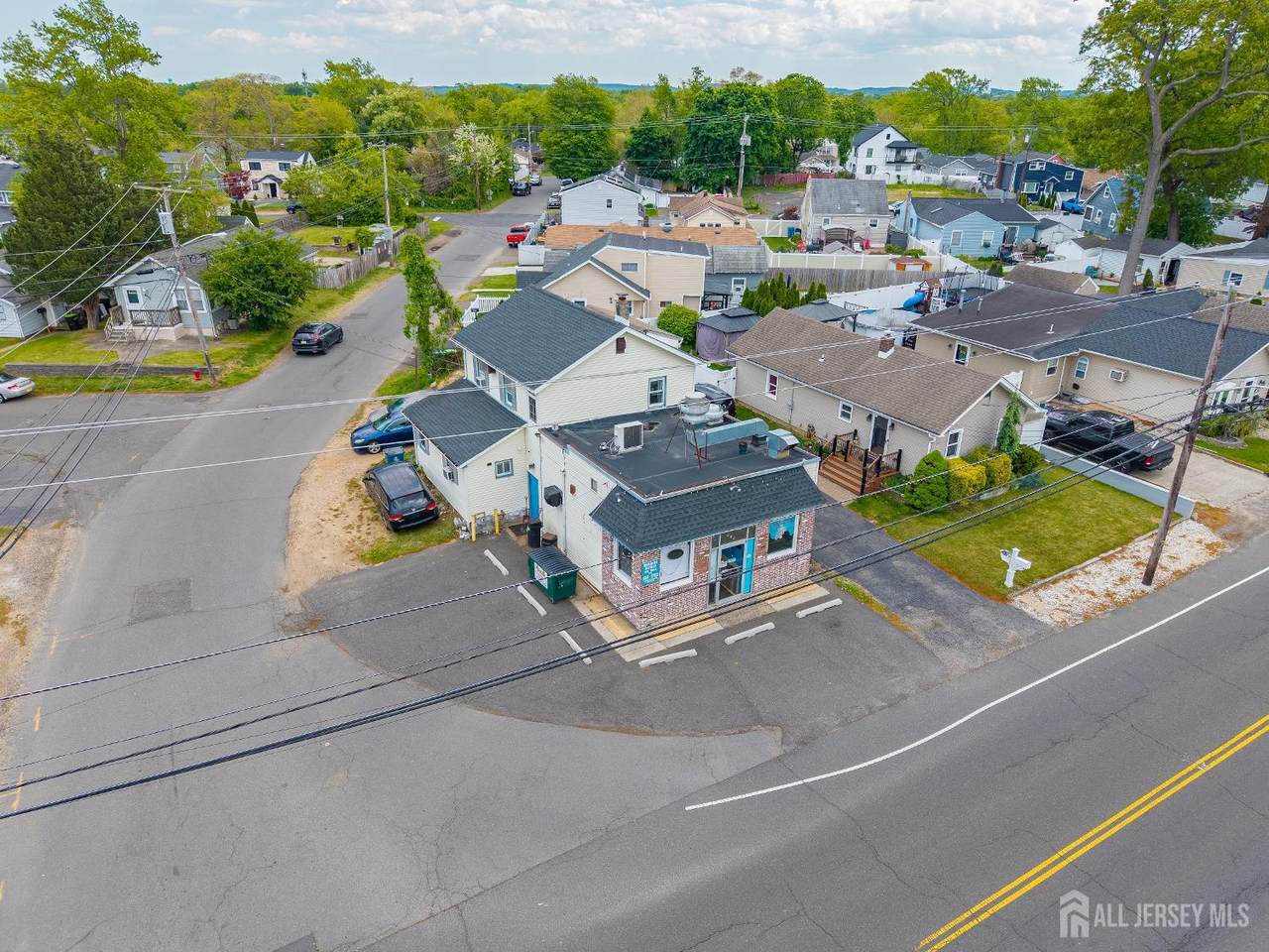 715 Laurence Parkway - Photo 1