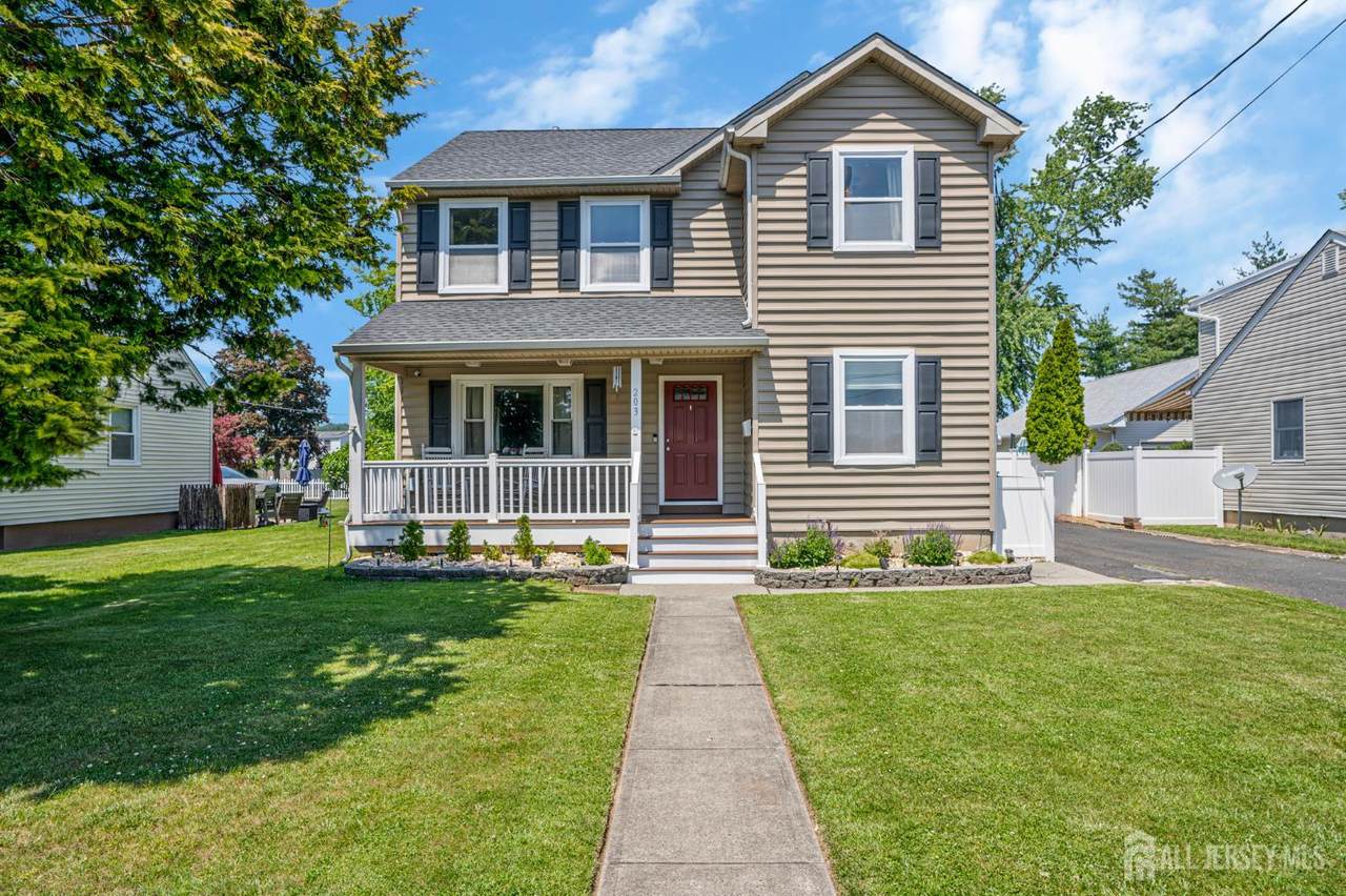203 Harris Avenue - Photo 1