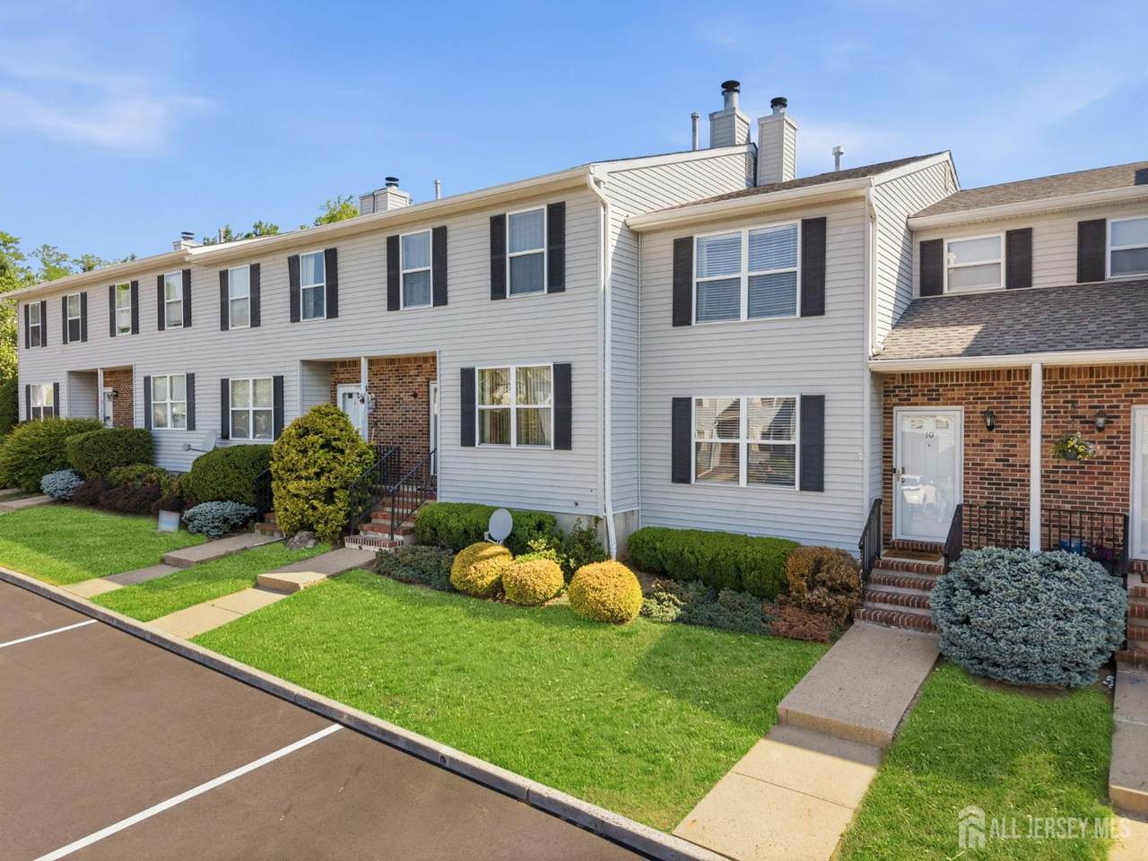 10 Peachtree Lane - Photo 1