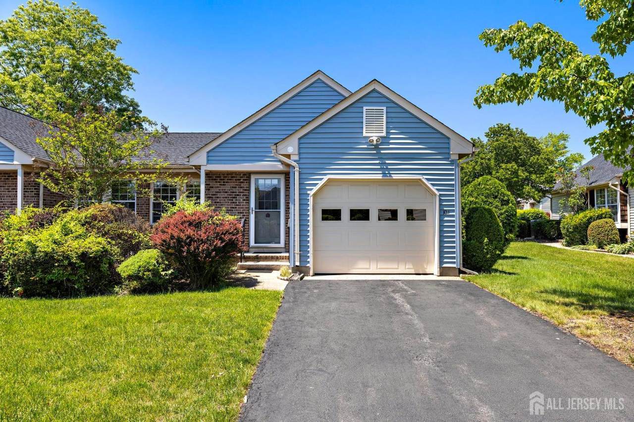 10 Alexander Hamilton Court - Photo 1