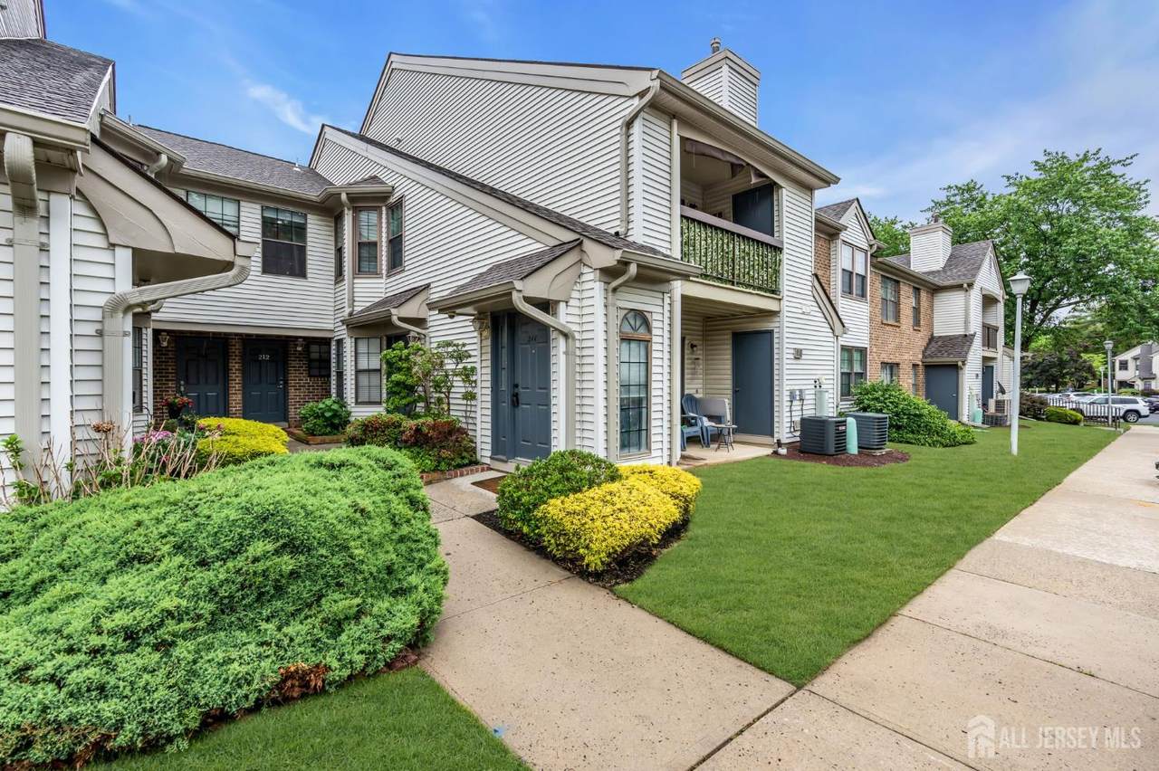 212 Sunshine Court - Photo 1