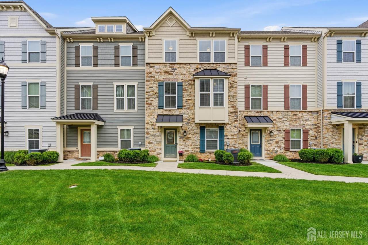 706 Bayside Court - Photo 1