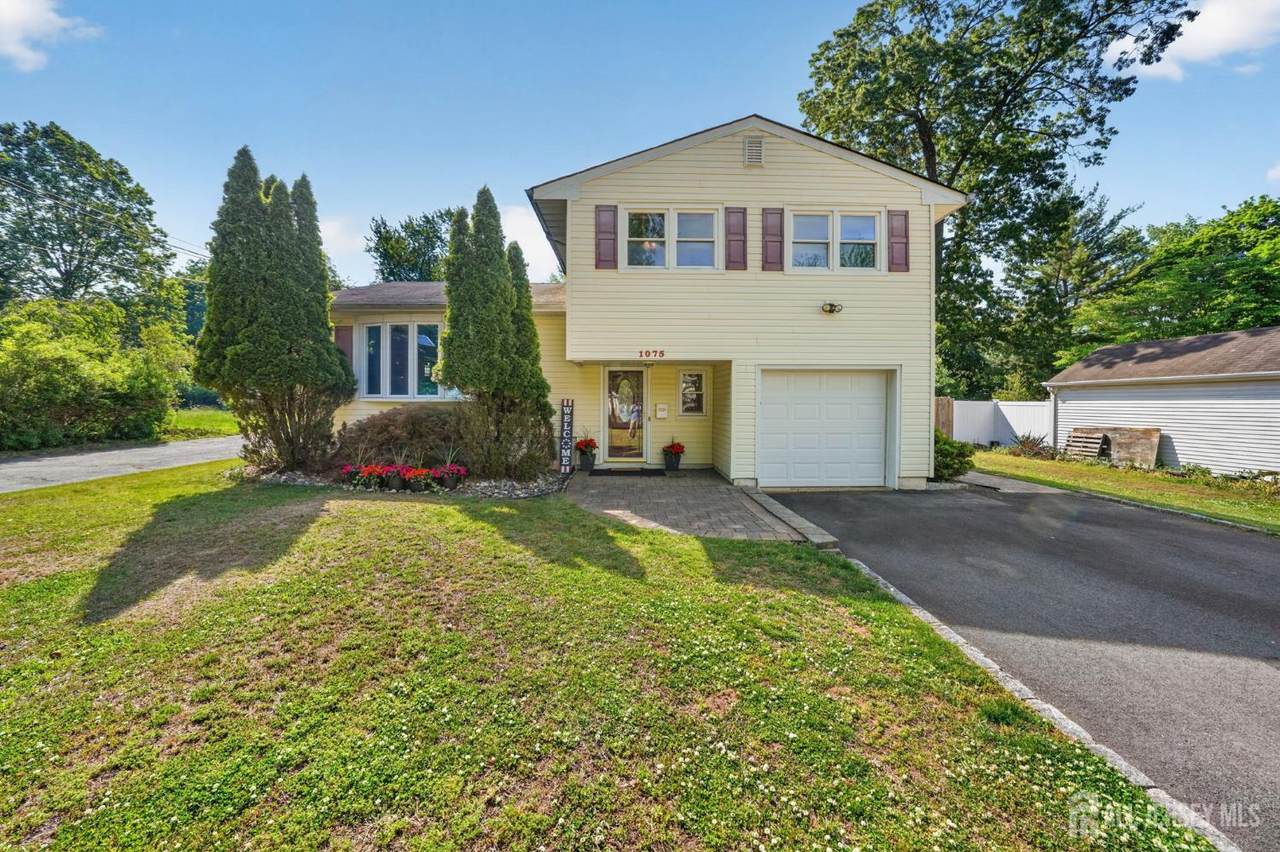 1075 Sherman Avenue - Photo 1