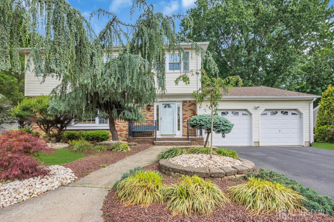 35 Albert Avenue - Photo 1