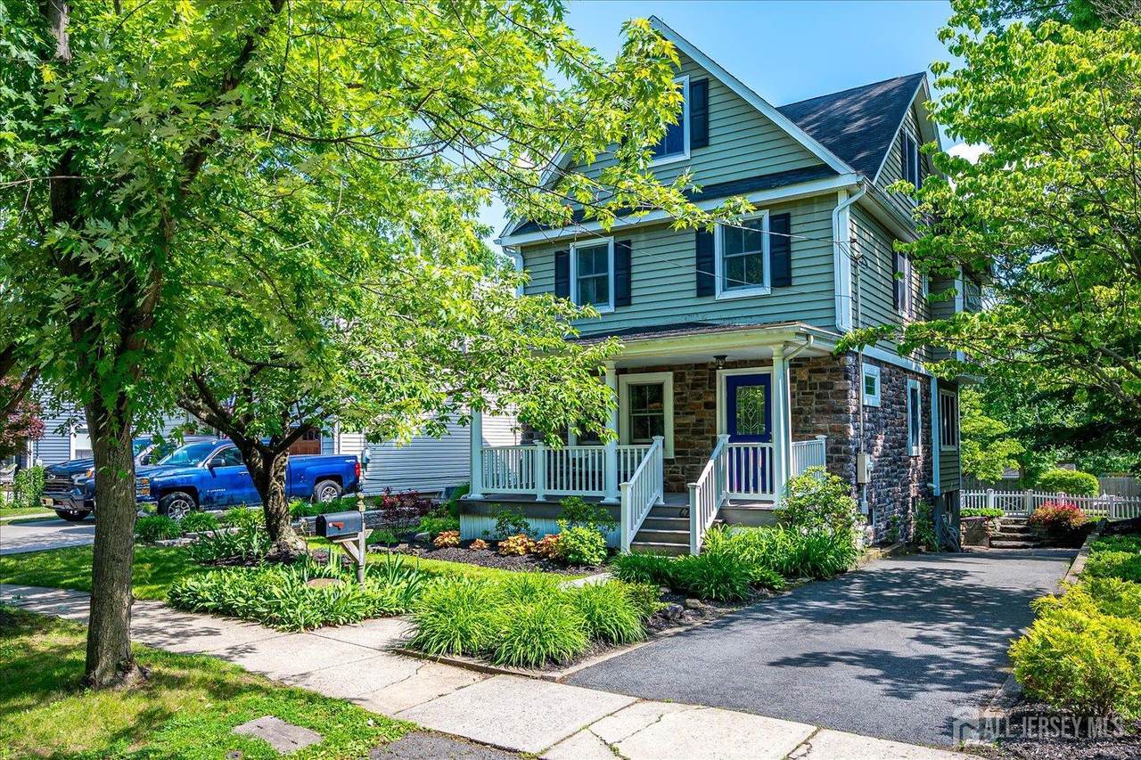 62 Myrtle Avenue - Photo 1