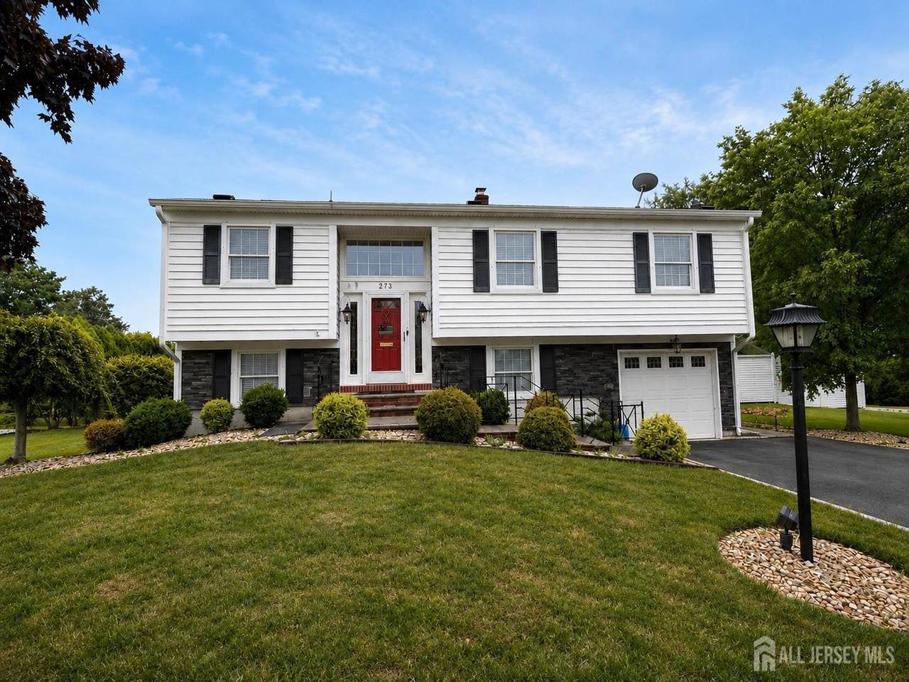 273 Westfield Avenue - Photo 1
