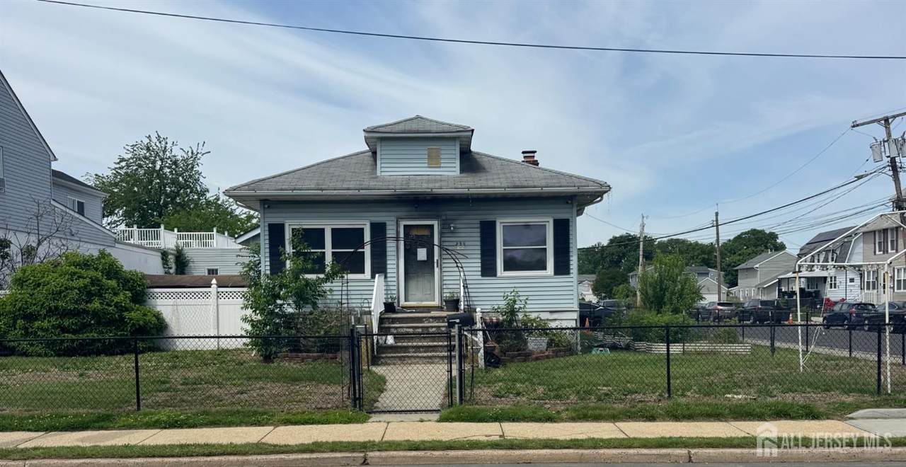 225 Carr Avenue - Photo 1