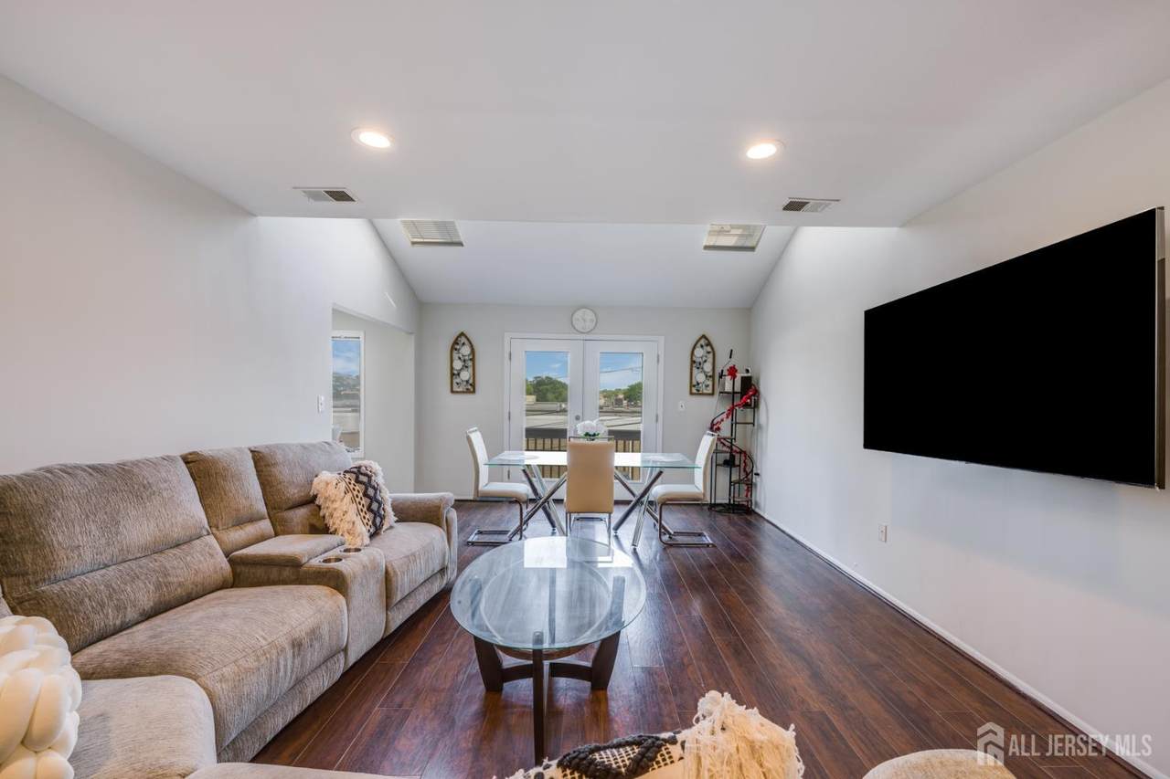 116 Peach Street - Photo 1