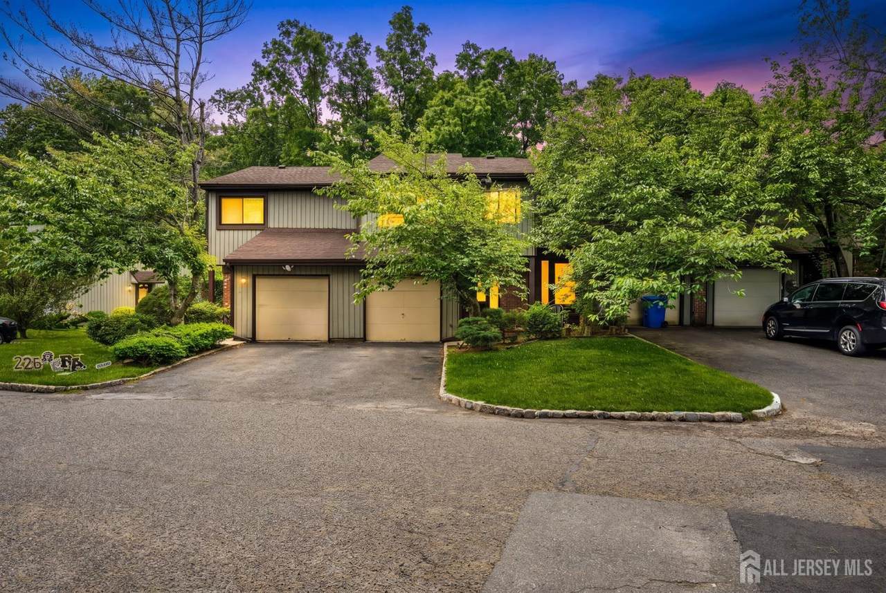 34 Laurie Court - Photo 1