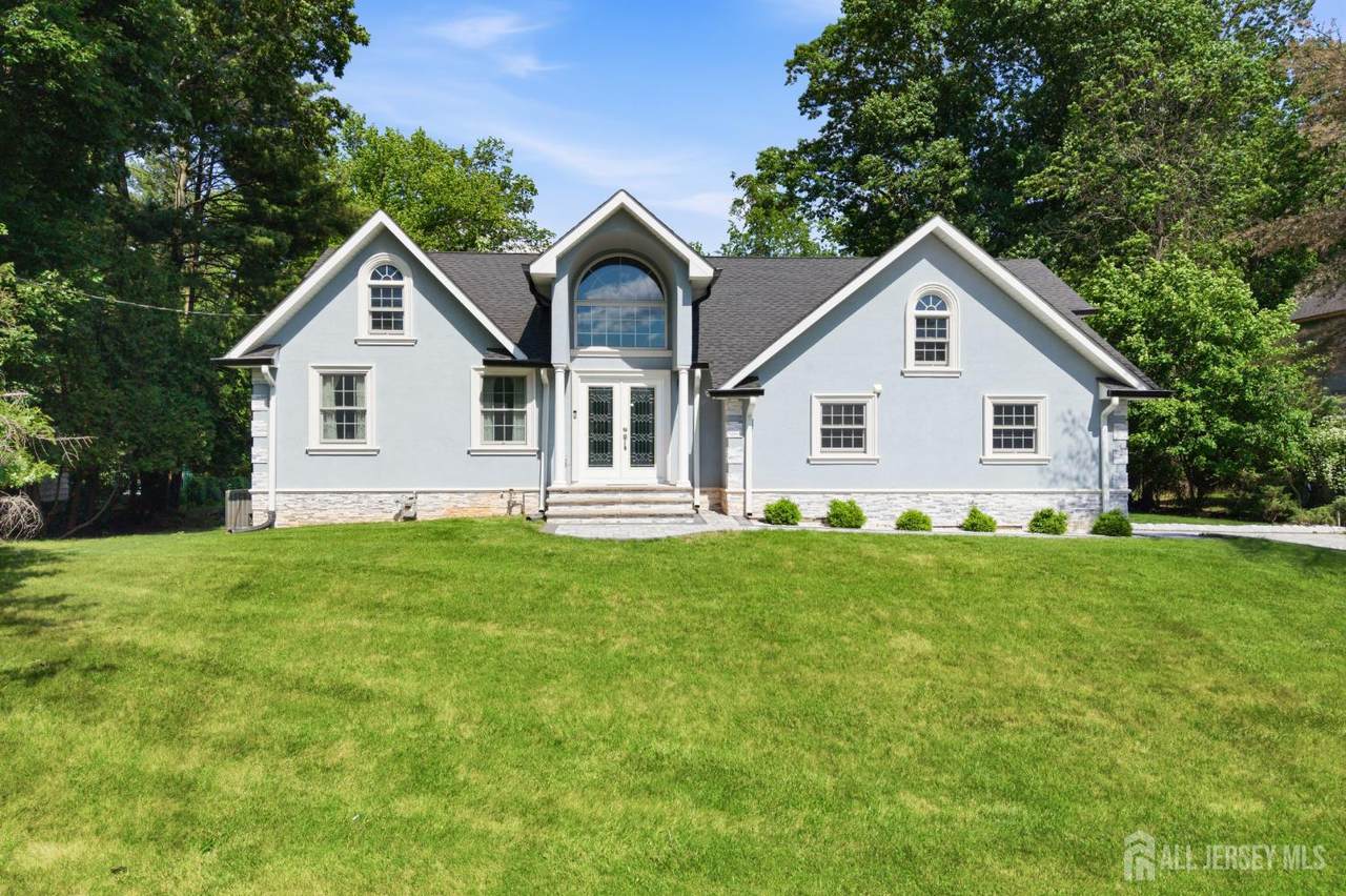 6 Whitewood Road - Photo 1