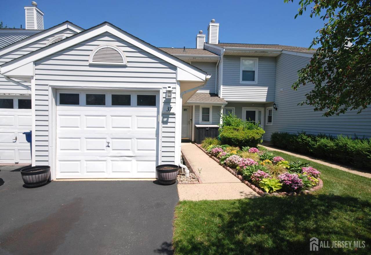 37 Upperbrook Court - Photo 1