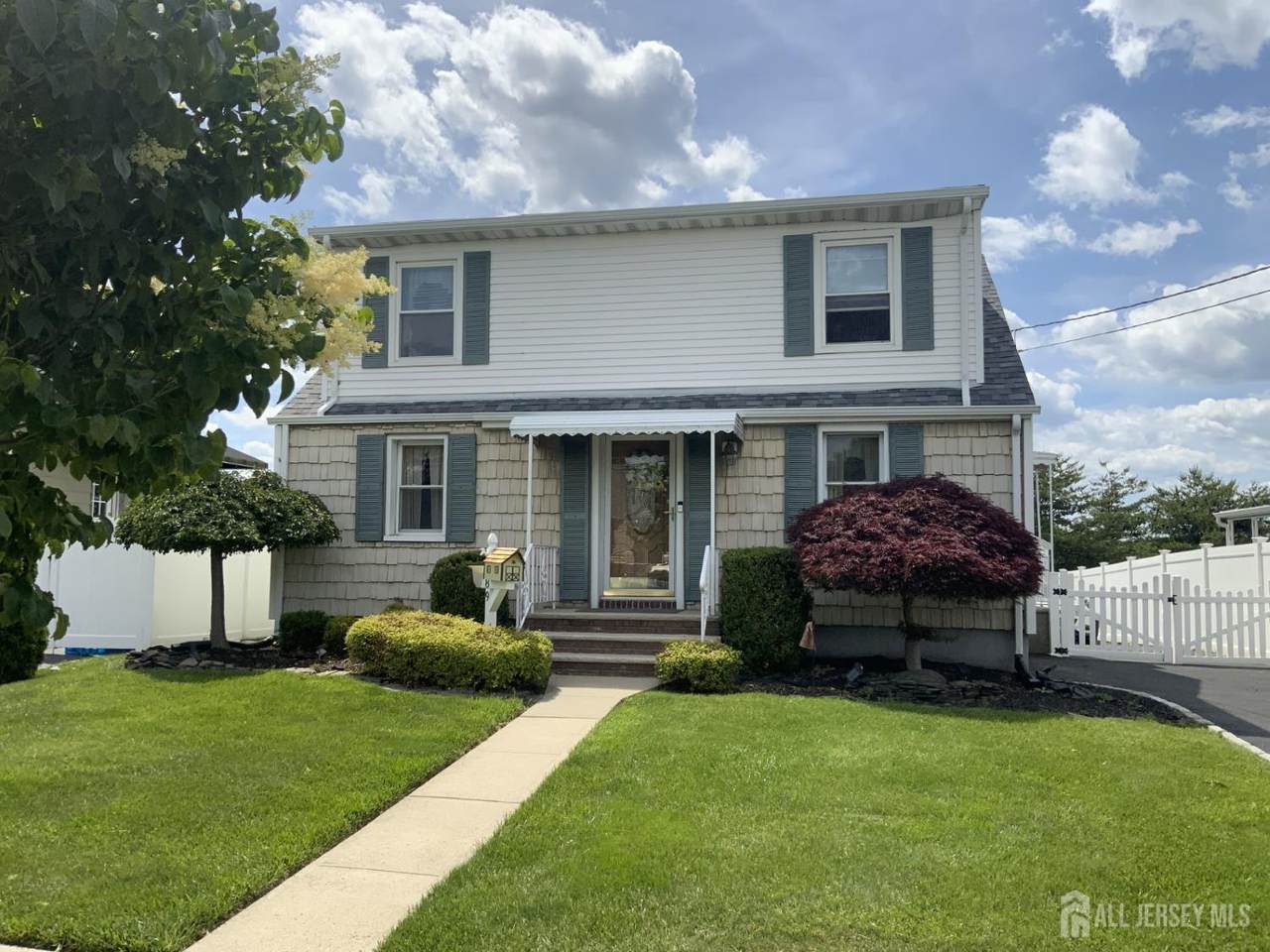89 Bernard Street - Photo 1
