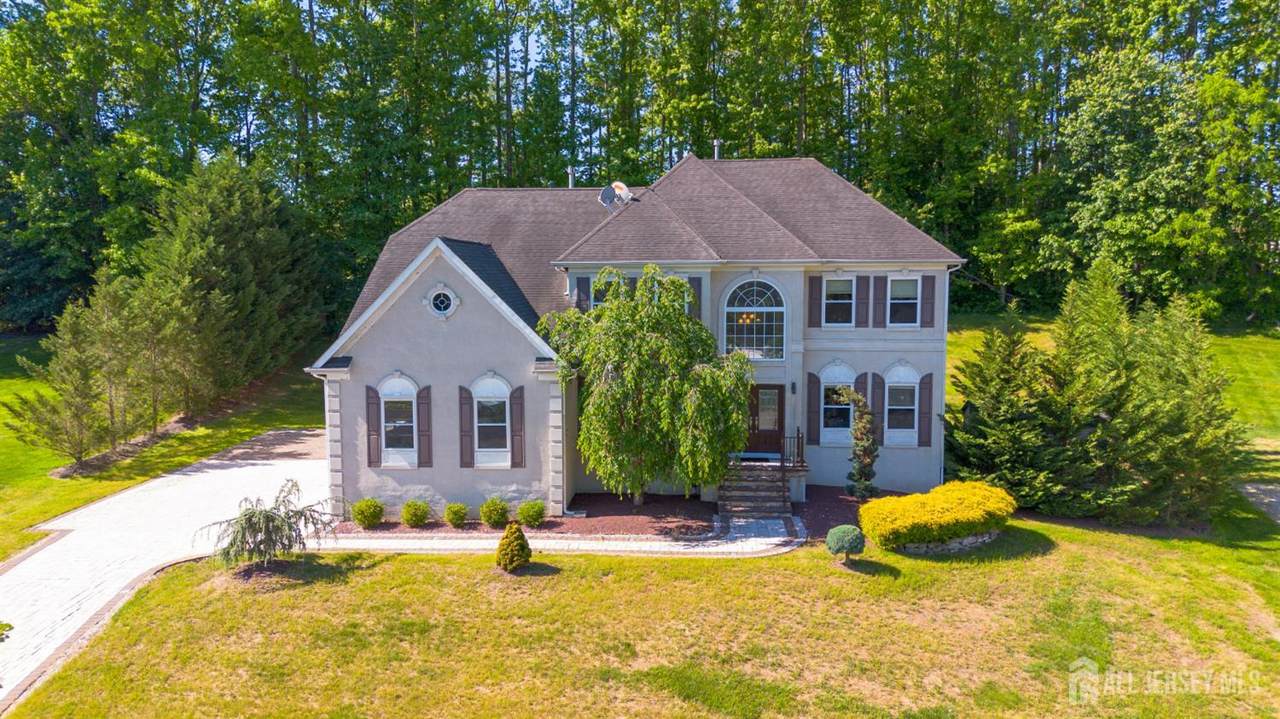 20 Forest Lane - Photo 1