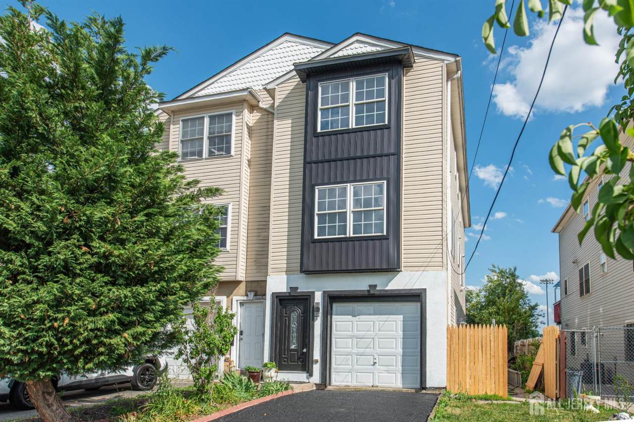 42 Roosevelt Street - Photo 1