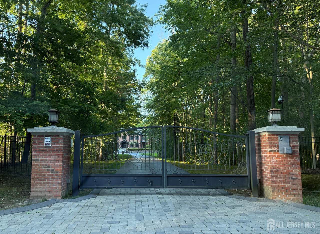5 Northwind Court - Photo 1