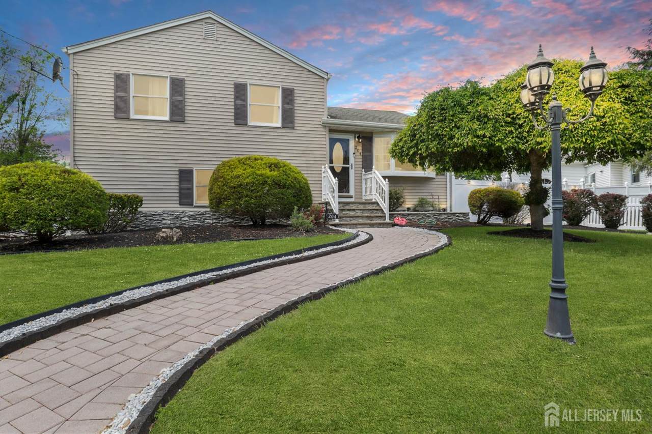204 Fred Allen Drive - Photo 1