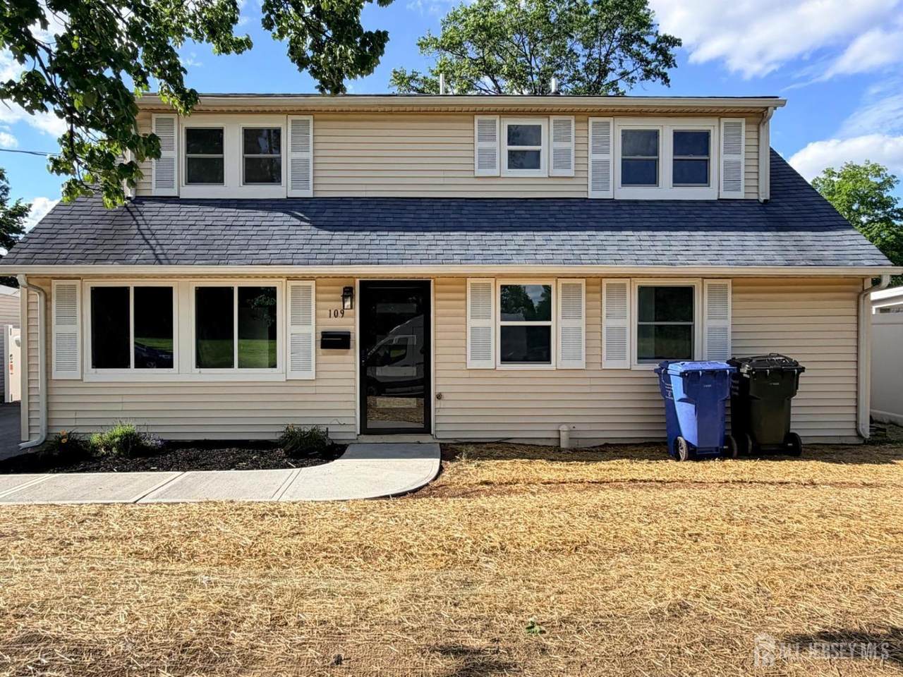 109 Arthur Place - Photo 1
